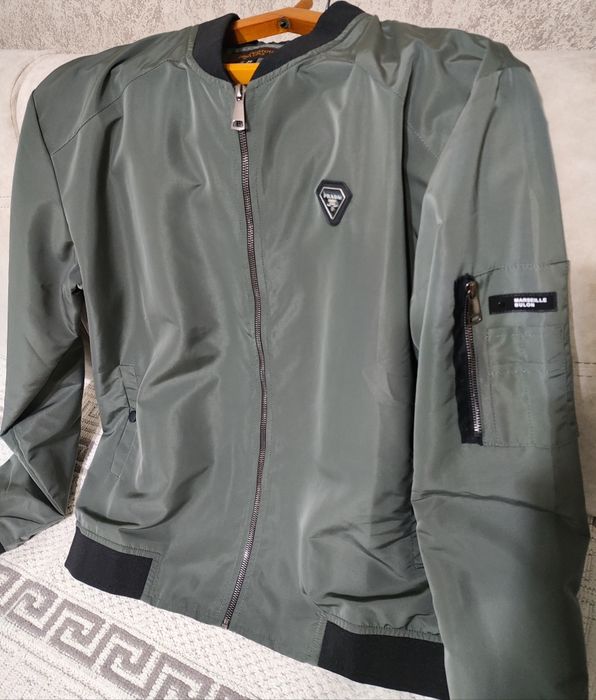 Ветровка - состояние новой.