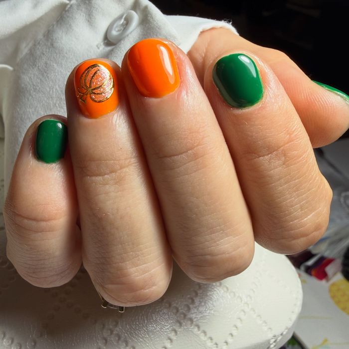 Manichiură cu gel și ojă semipermanenta, Visan