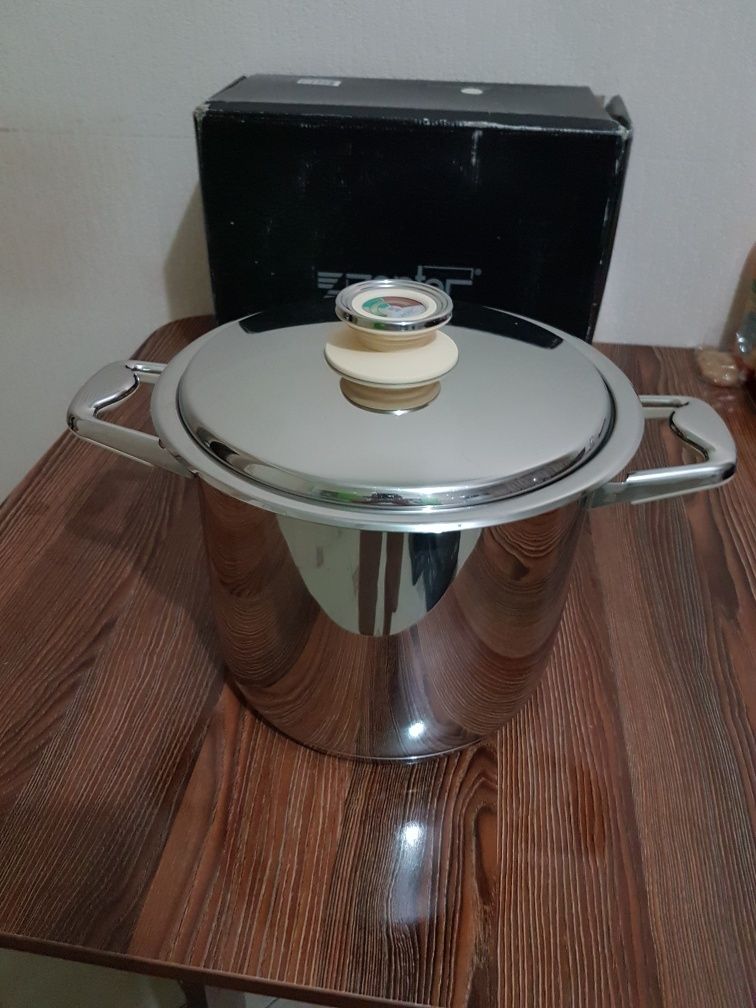 Продам новую кастрюлю Zepter 9 литров