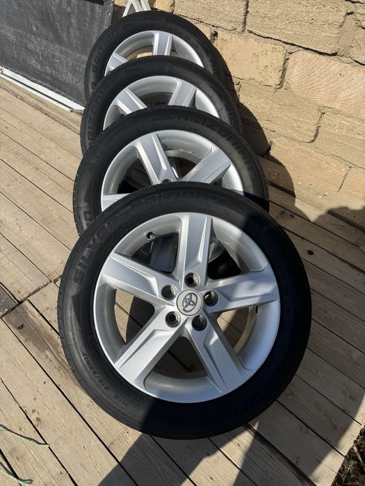 215/55/17 титанка с покришками