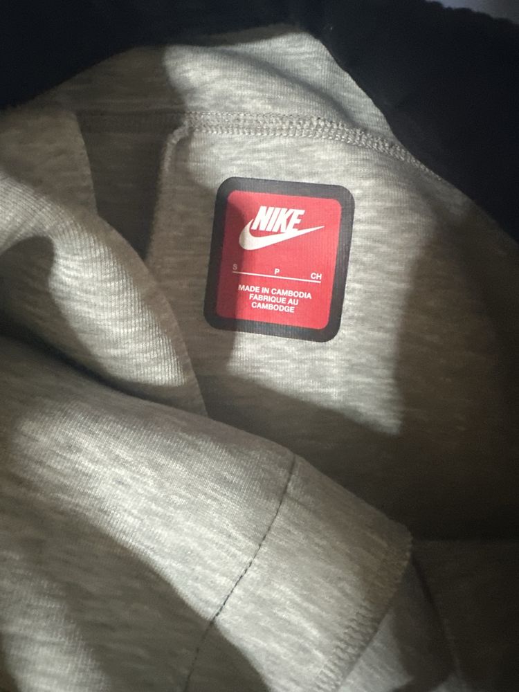 Nike tech fleece S