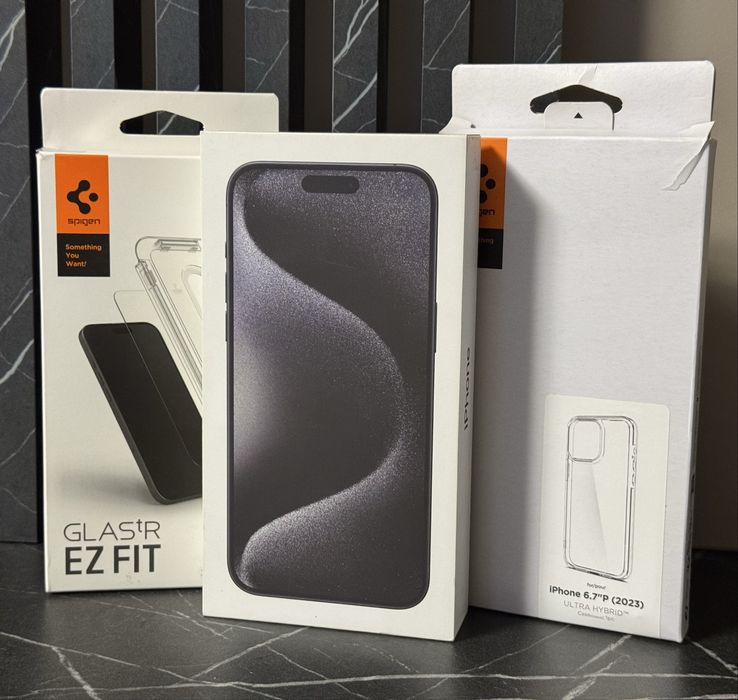 iPhone 15 Pro Max + Case & Screen Protection