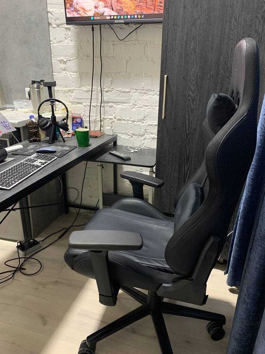 Игровое кресло 2E Gaming с RGB-подсветкой