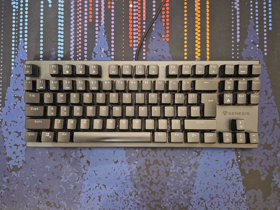 Genesis Thor 303 tkl механична клавиатура + подарък мишка