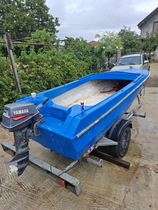 Barca fibră, motor si peridoc