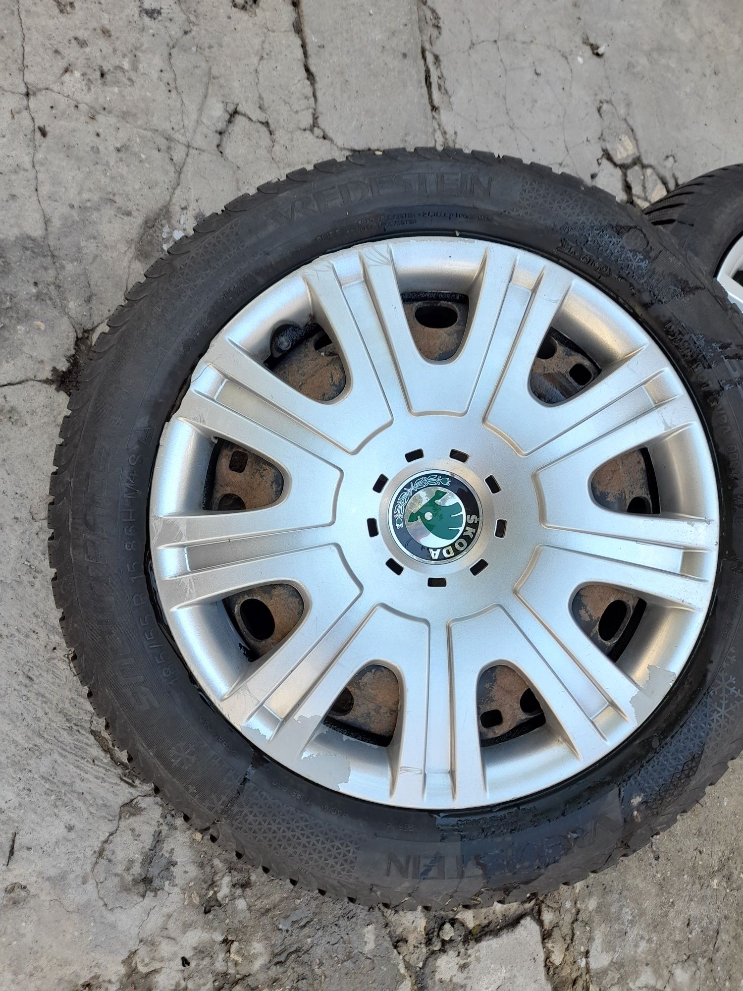 Джанти с гуми 185/55/15 Skoda Fabia