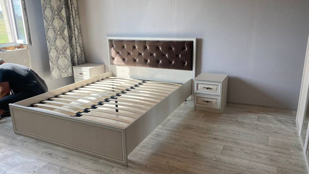 Спальный гарнитур