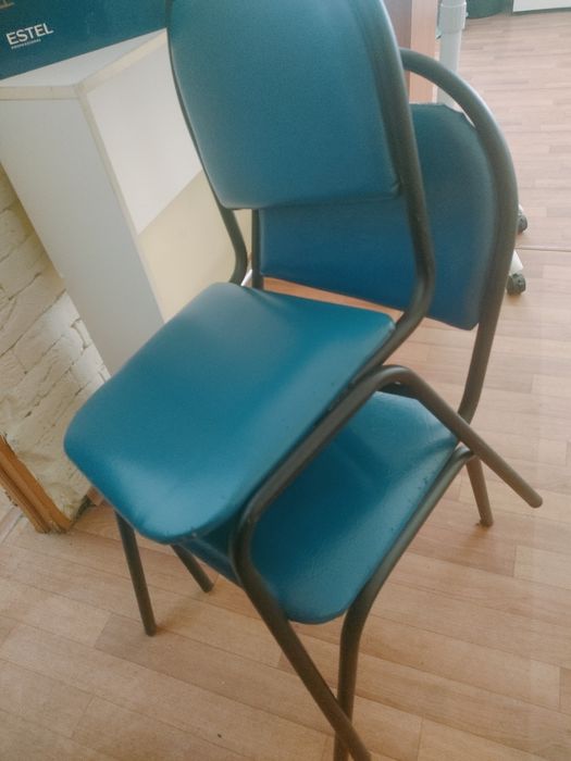 Стулья офисные 3 шт