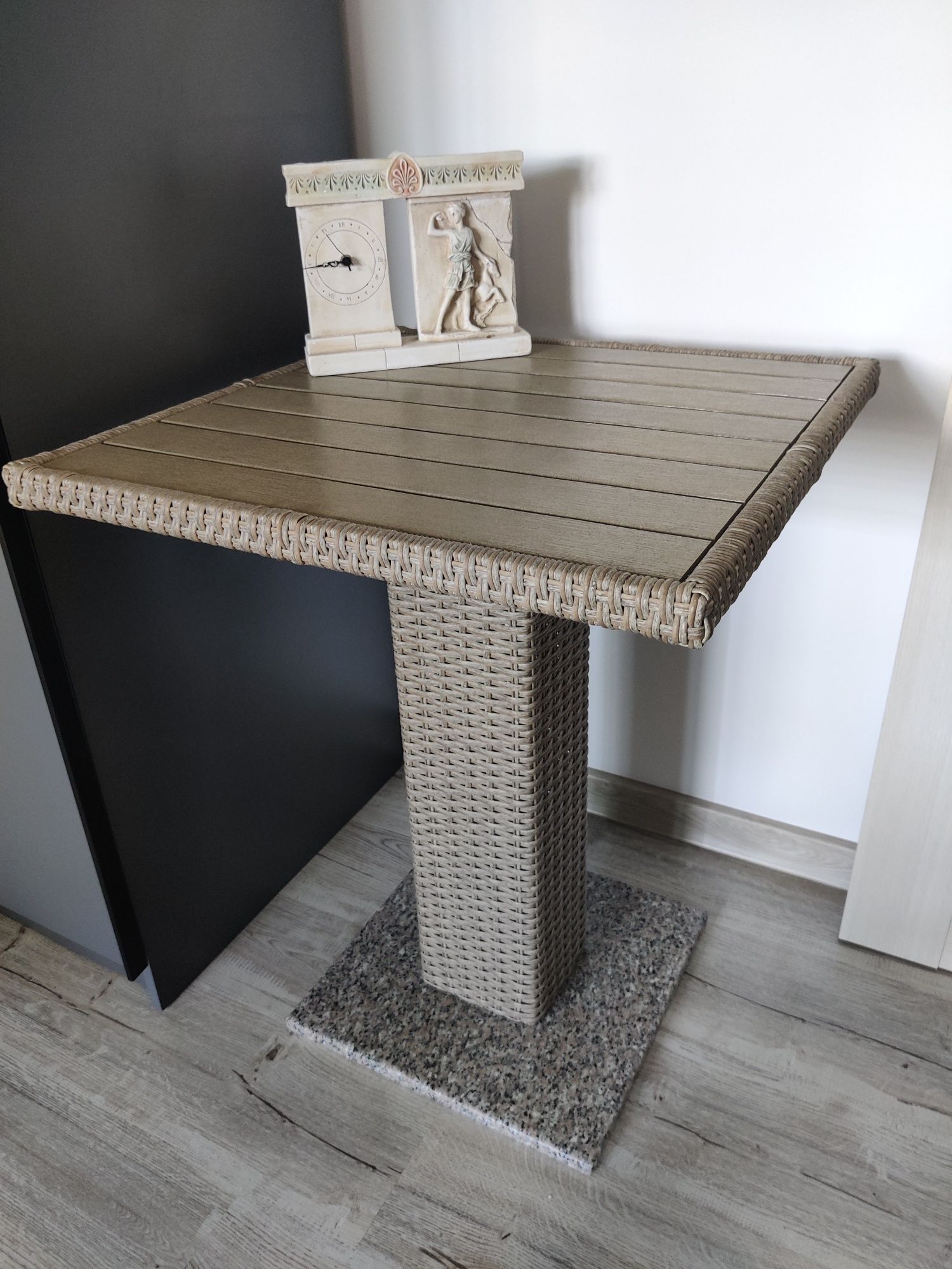 Vand masa gradina/balcon in stare impecabila