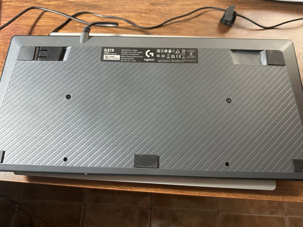 Tastatura Logitech G213