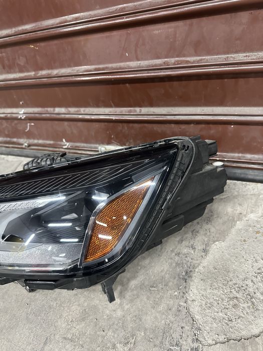 Audi A4 facelift USA лед фар фарове ляв