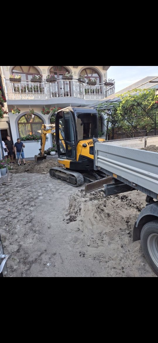 Miniexcavator inchiriez