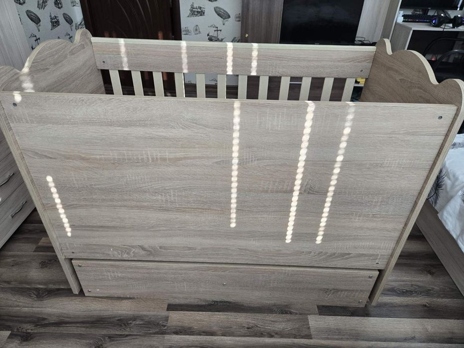 Продавам креватче 120/60