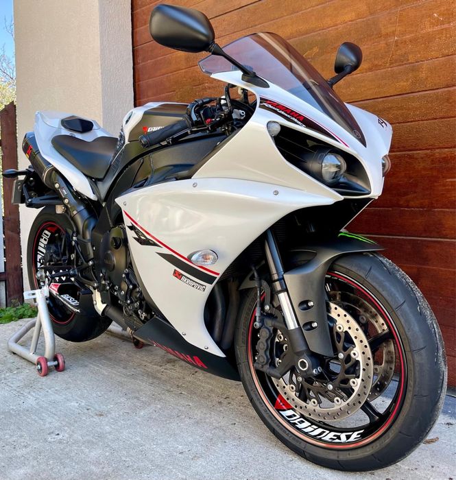Yamaha R1 BigBang 2014 Akrapovic Germania