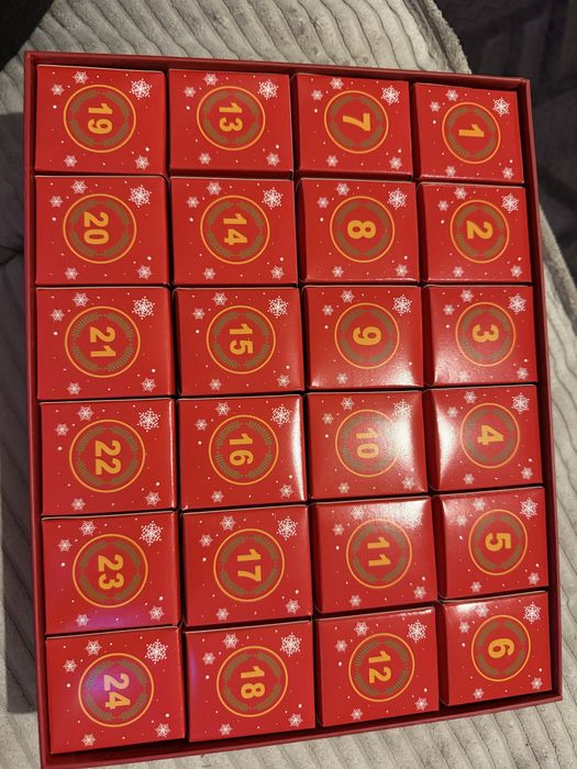 Коледен пъзел адвент календар