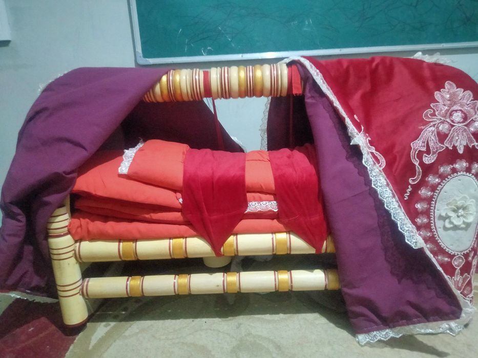 Бесік почти новый