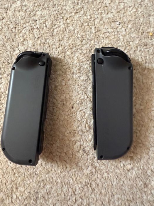 Nintendo switch + 3 jocuri + folie