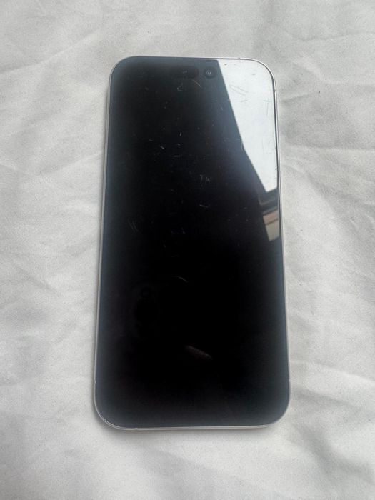 iPhone 15 Pro 90% Battery Health White
