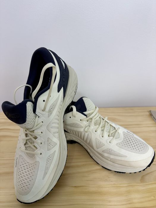 Кроссовки ASICS новые