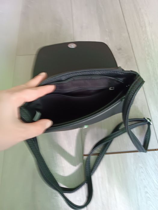 Дамска черна чанта