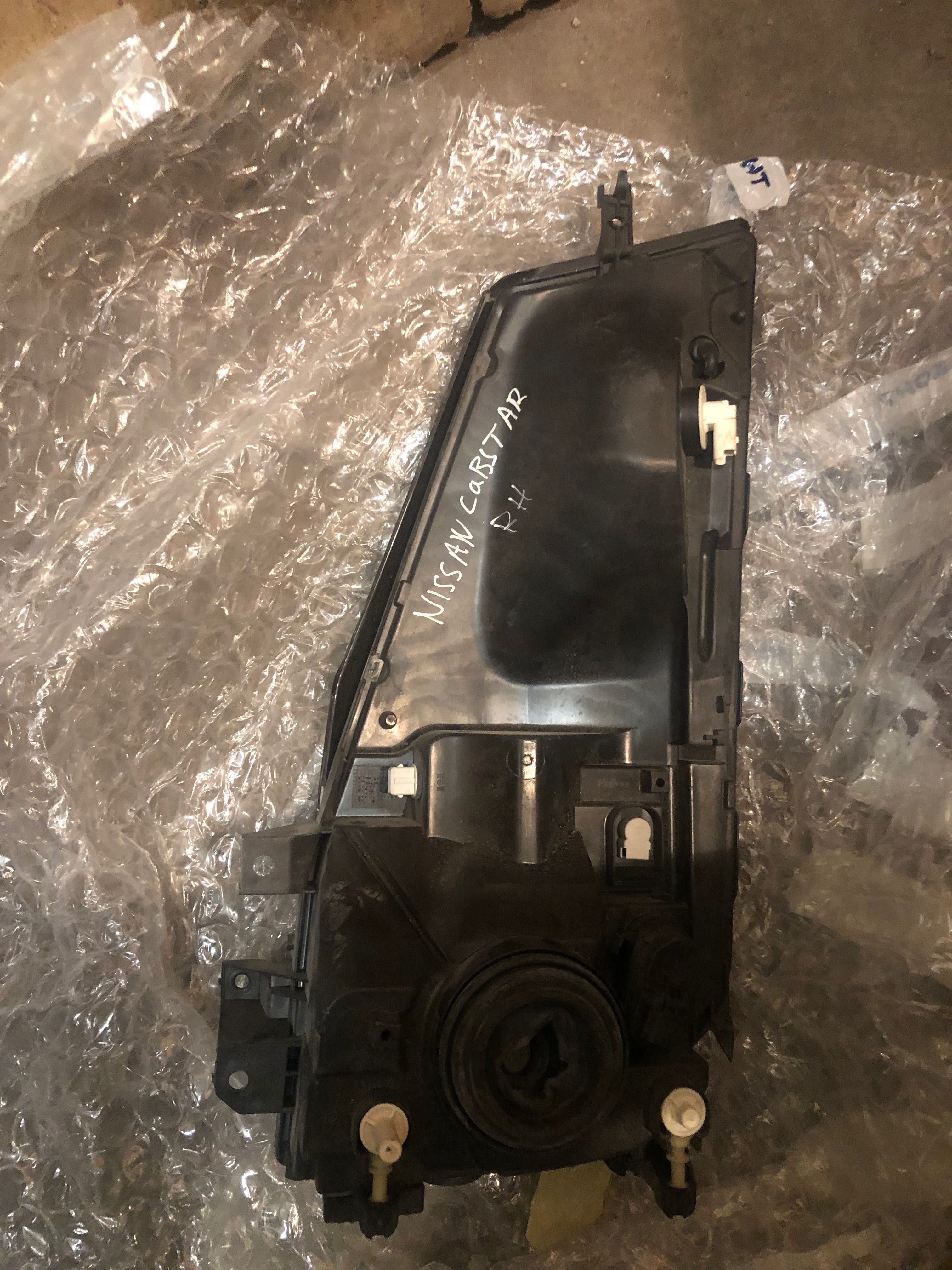 Nissan Cabstar Фар Десен