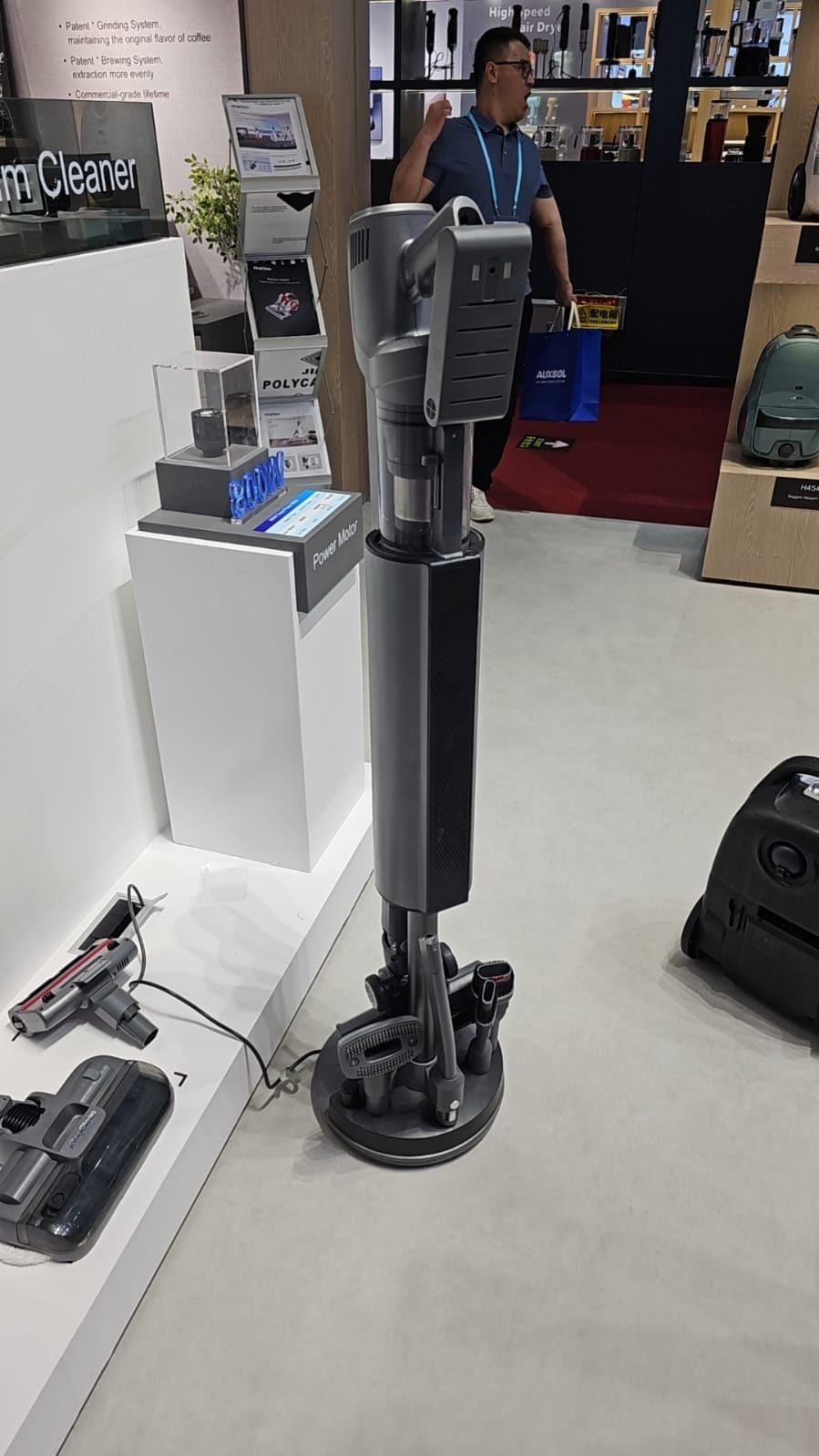Пылесос LEXY  мощность 250w выше