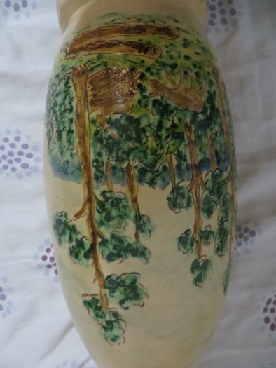 Антикварни вази с ръчно изрисувани мотиви