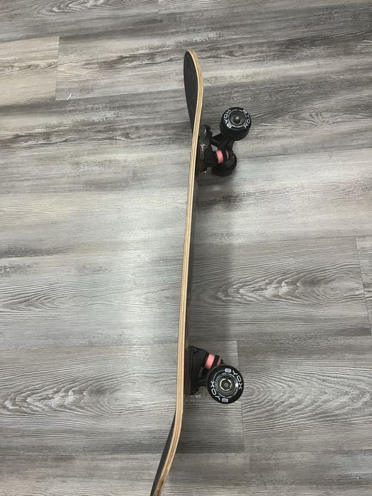 Чисто нов скейборд