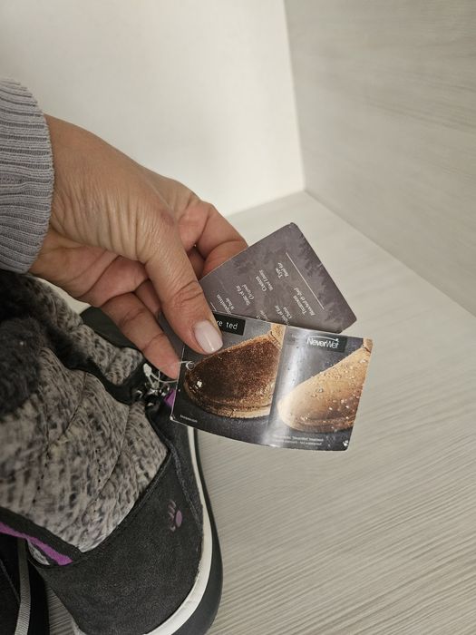 Чисто нови дебели боти, размер 36