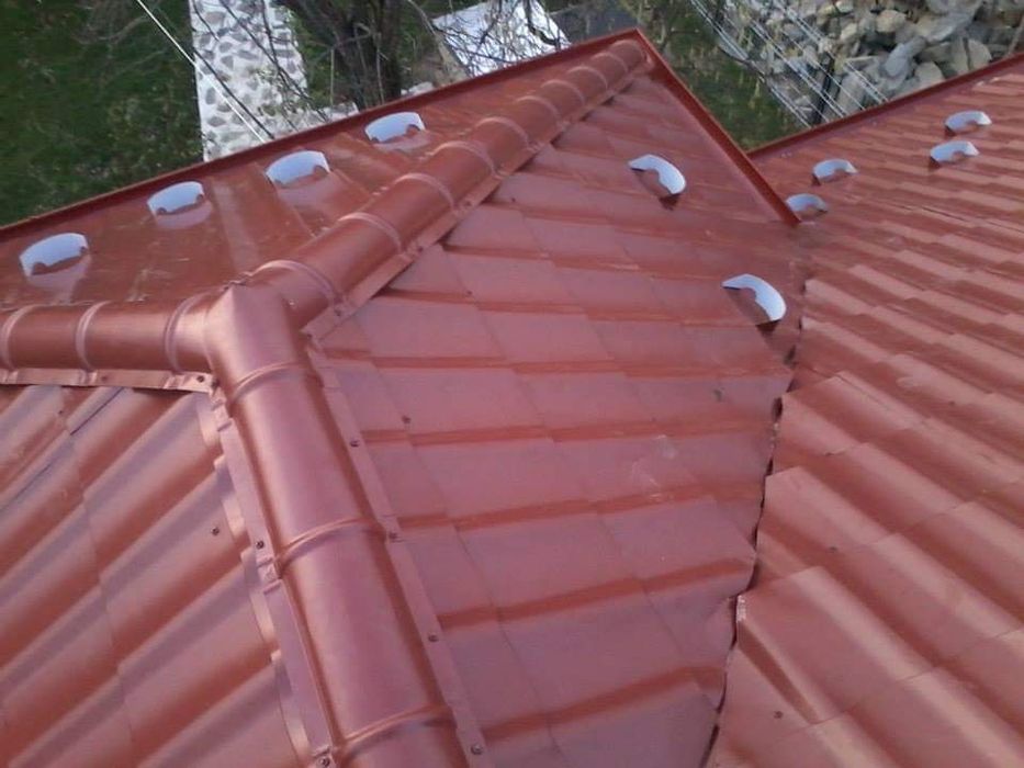 Firma Autorizata de construcții acoperisuri si reparati de urgenta