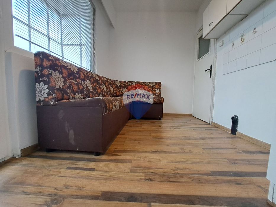 Дава се под наем Двустаен апартамент в Варна, Левски - 60 кв.м за 331.5 € - Снимка #3