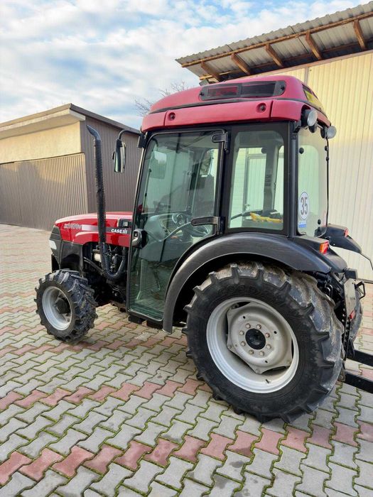 Tractor pentru vie viticol Case JX1070 V an 2007 4x4 72 CP 3.080 ore