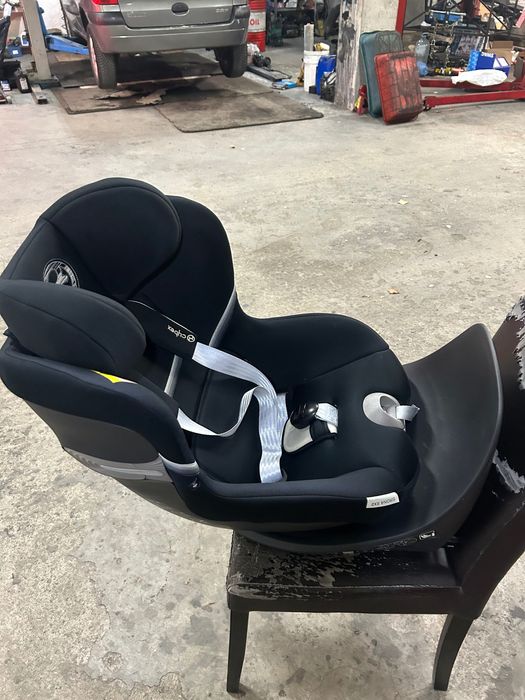 Столче за кола с въртяща се база Cybex Sirona SX2 i-Size