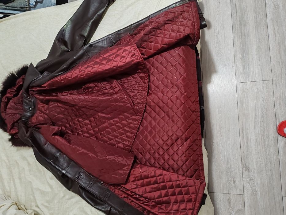 Vând haina piele dama