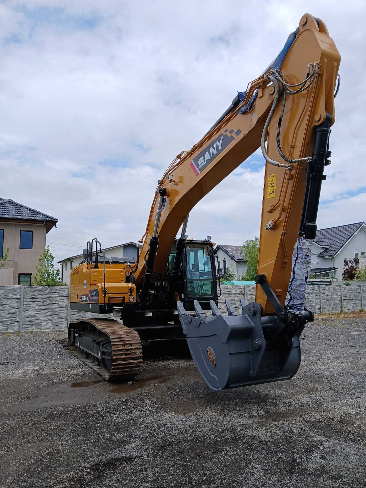 Excavator SY305C