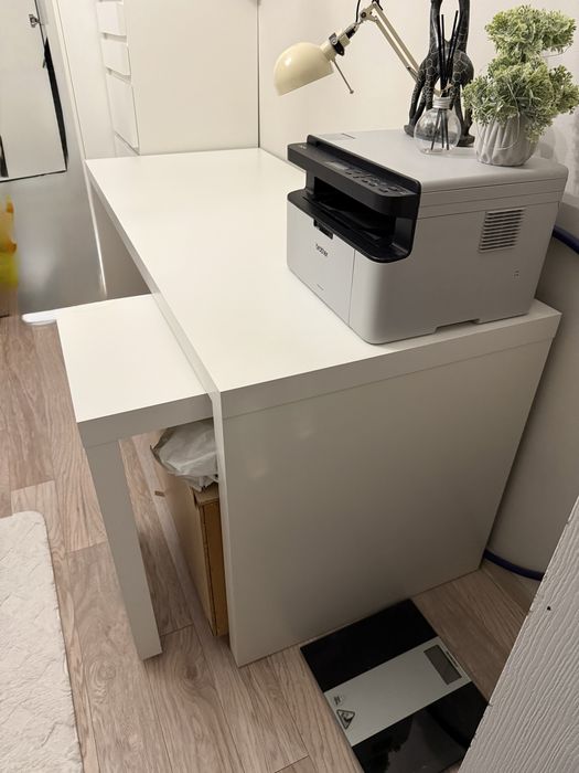 Бюро IKEA MALM с подвижен плот - ляв/десен - 160х65см, бяло