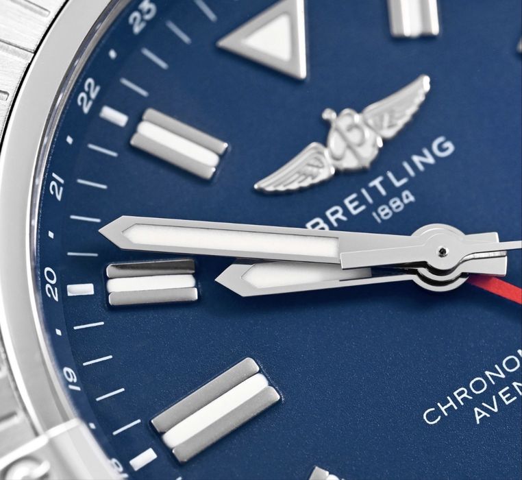 Breitling Avenger GMT 45mm