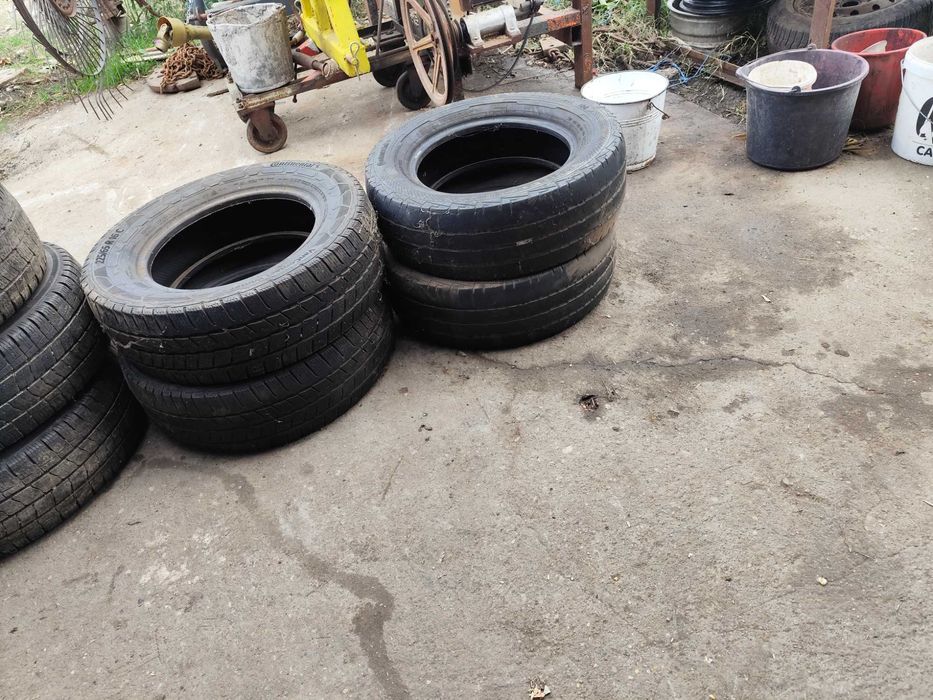 Vând anvelope uzate