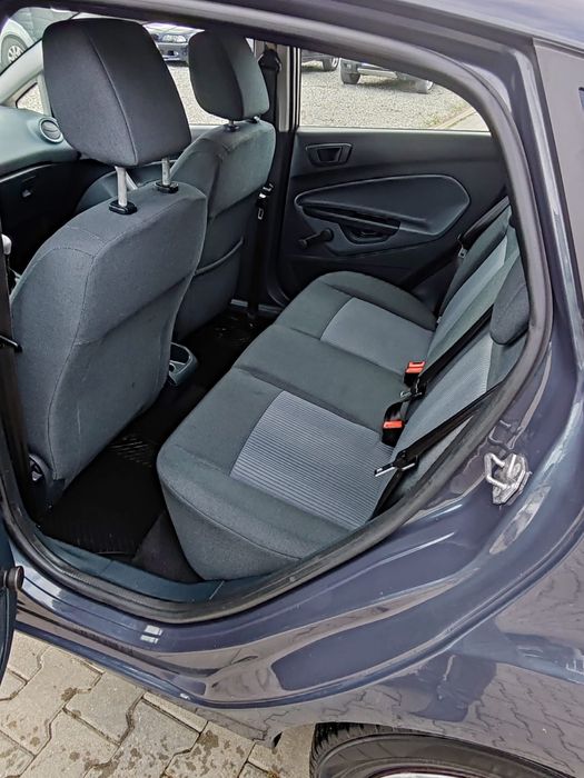 Vând auto Ford Fiesta