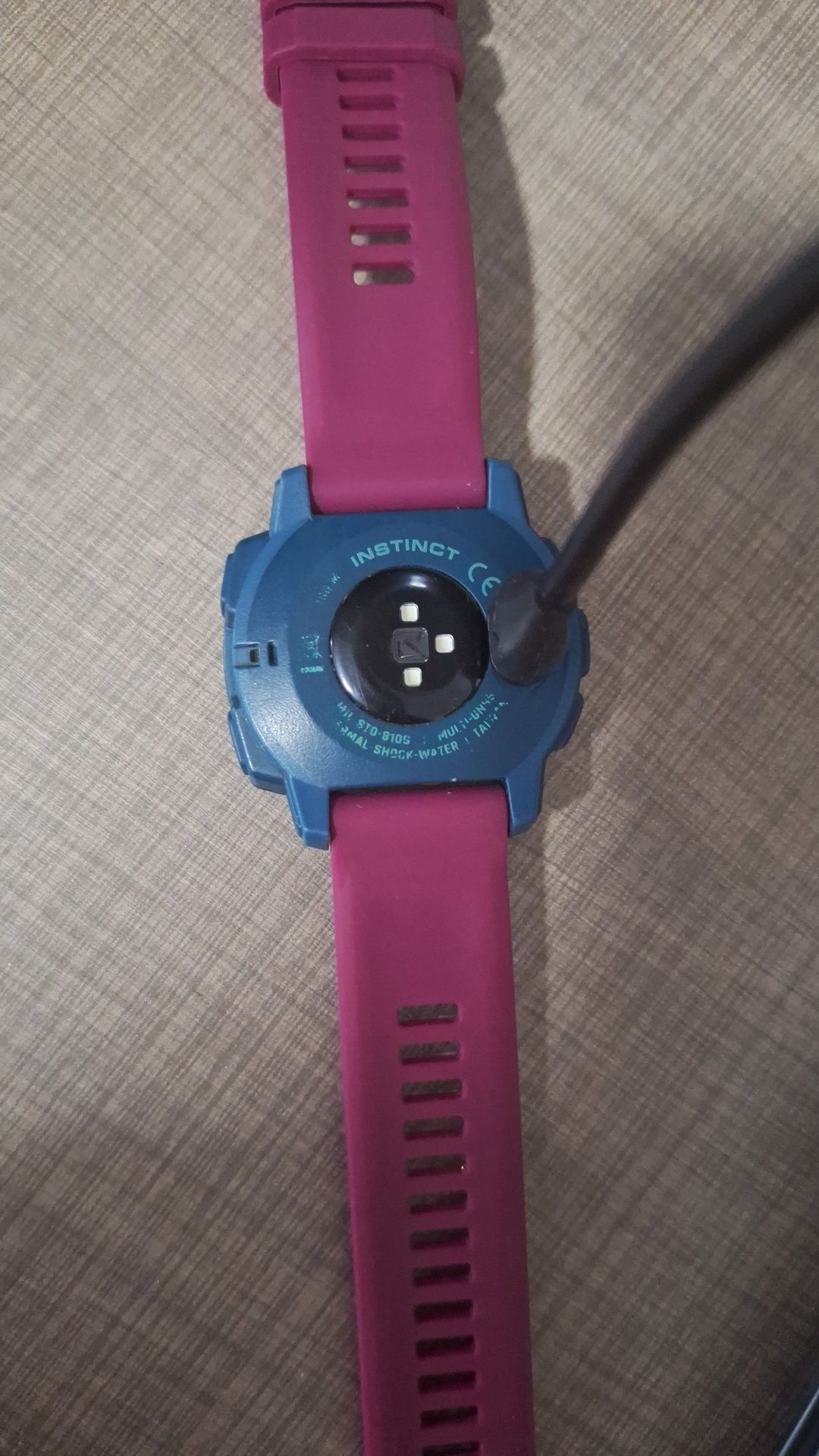 Garmin instict..