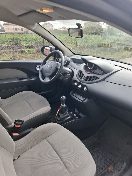 Рено Туинго 2011