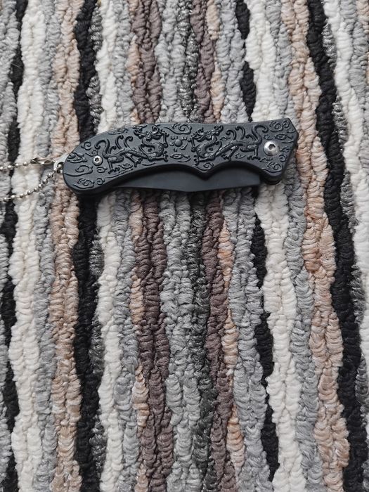 Черен малък нож с дракон