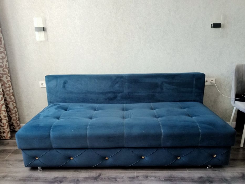 Продается диван в хорошем состояние