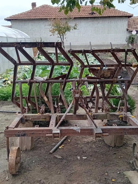 Трактор "Владимировец Т-25" (регистриран) + Селскостопански инвентар