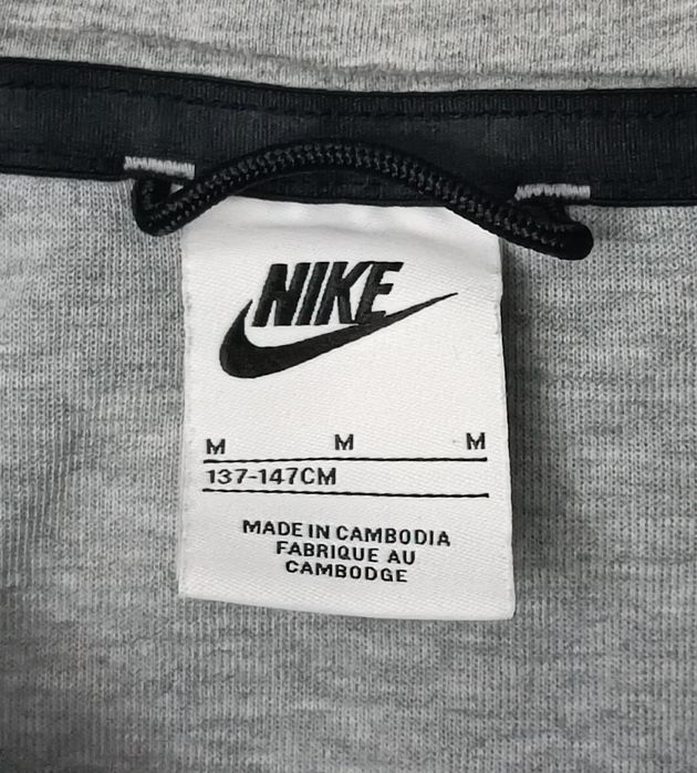 Nike Tech Fleece Sweatshirt оригинално горнище ръст 137-147см Найк