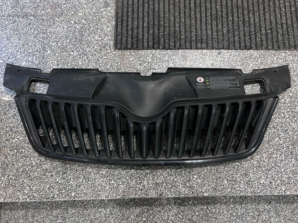 предна решетка/маска Skoda Fabia 2