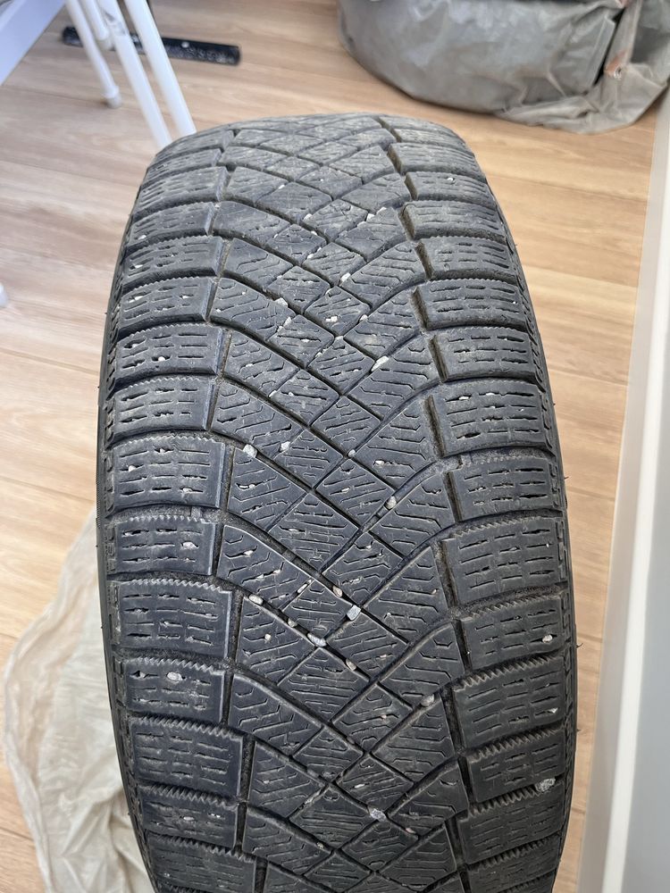 Продам зимнюю резину pirelli