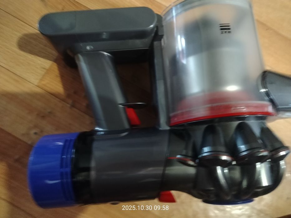 Продам пылесос "dyson"