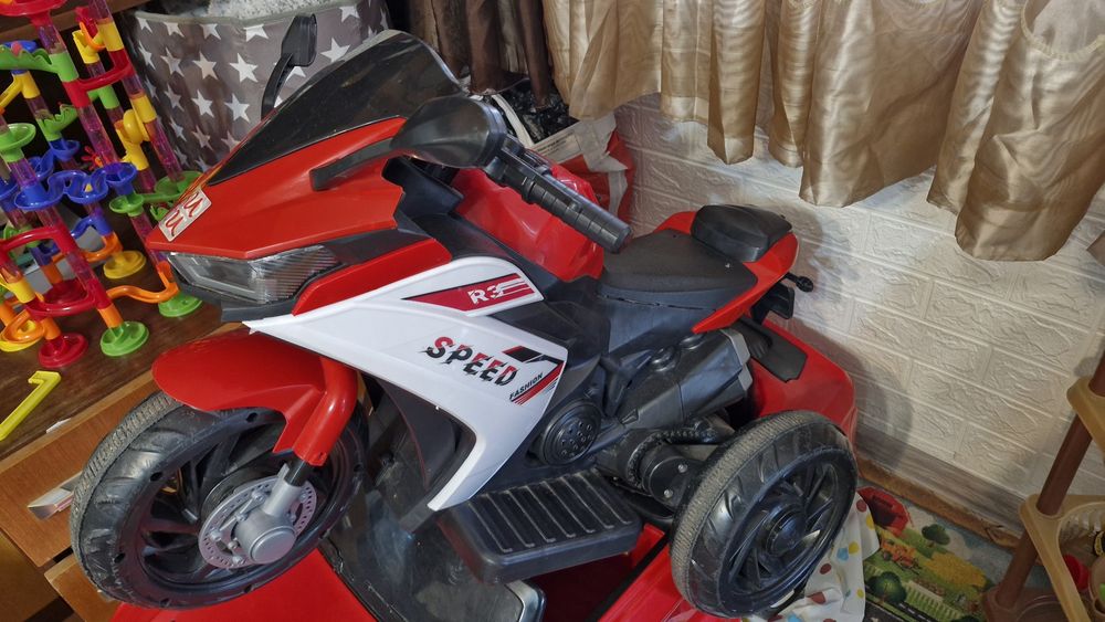 Акумулаторен мотор