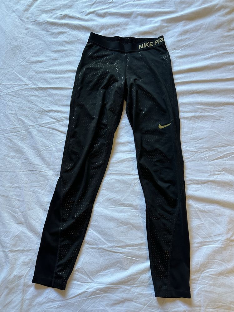Дълъг черен клин NIKE със златни мотиви